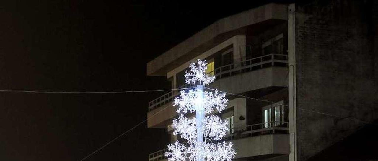 Lalín encendió ayer su alumbrado de Navidad. // Bernabé/Javier Lalín