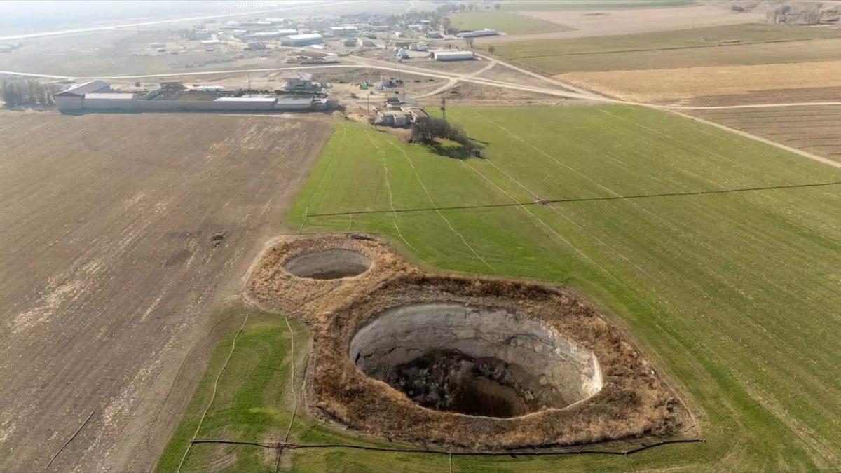 Esvorancs apareguts en aquesta zona agrícola de Turquia