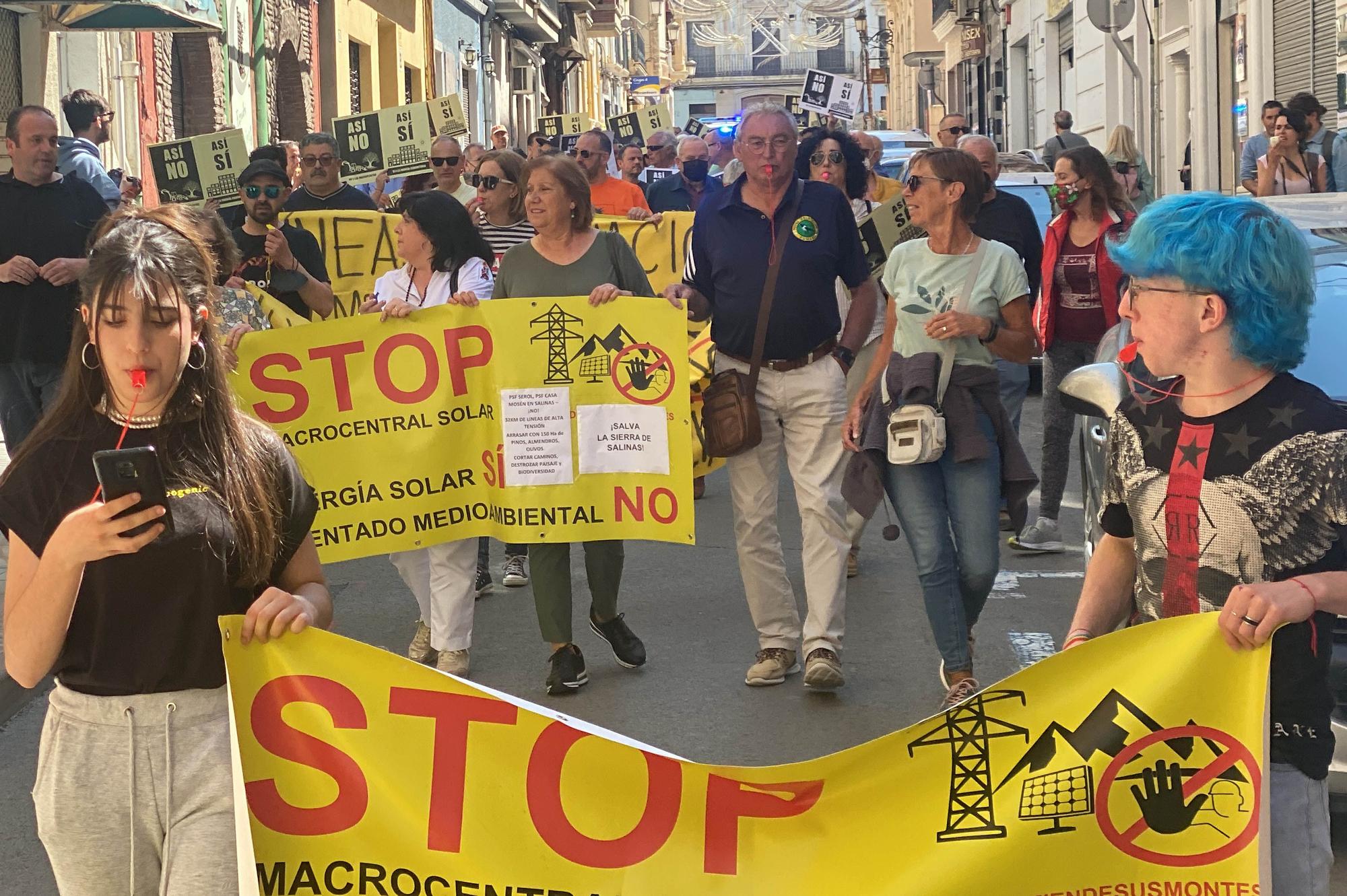 Manifestación contra las plantas solares en Elda