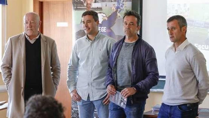 Novo, Jorge Carretero, Iván Iglesias y Nacho López, ayer, durante la charla en los Campos de la Federación de Roces, en Gijón.