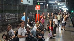 Incidencias en Rodalies Renfe en la estación de El Clot en Barcelona