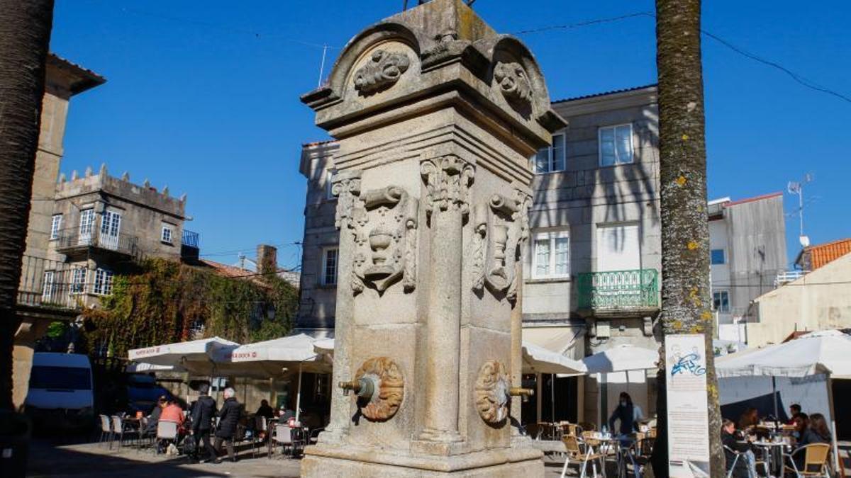 Fuente de la plaza Alfredo Brañas de Cambados.