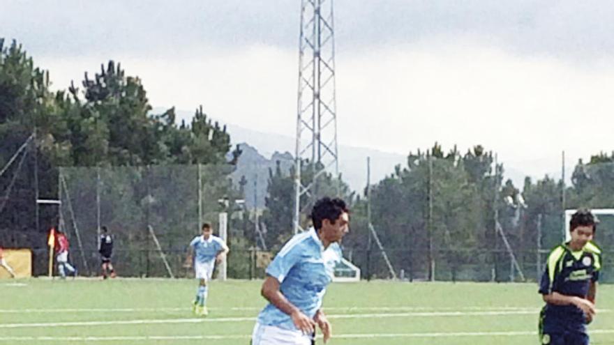 Alejandro Calviño, &#039;Yayo&#039;, en un partido con el equipo infantil del Celta.
