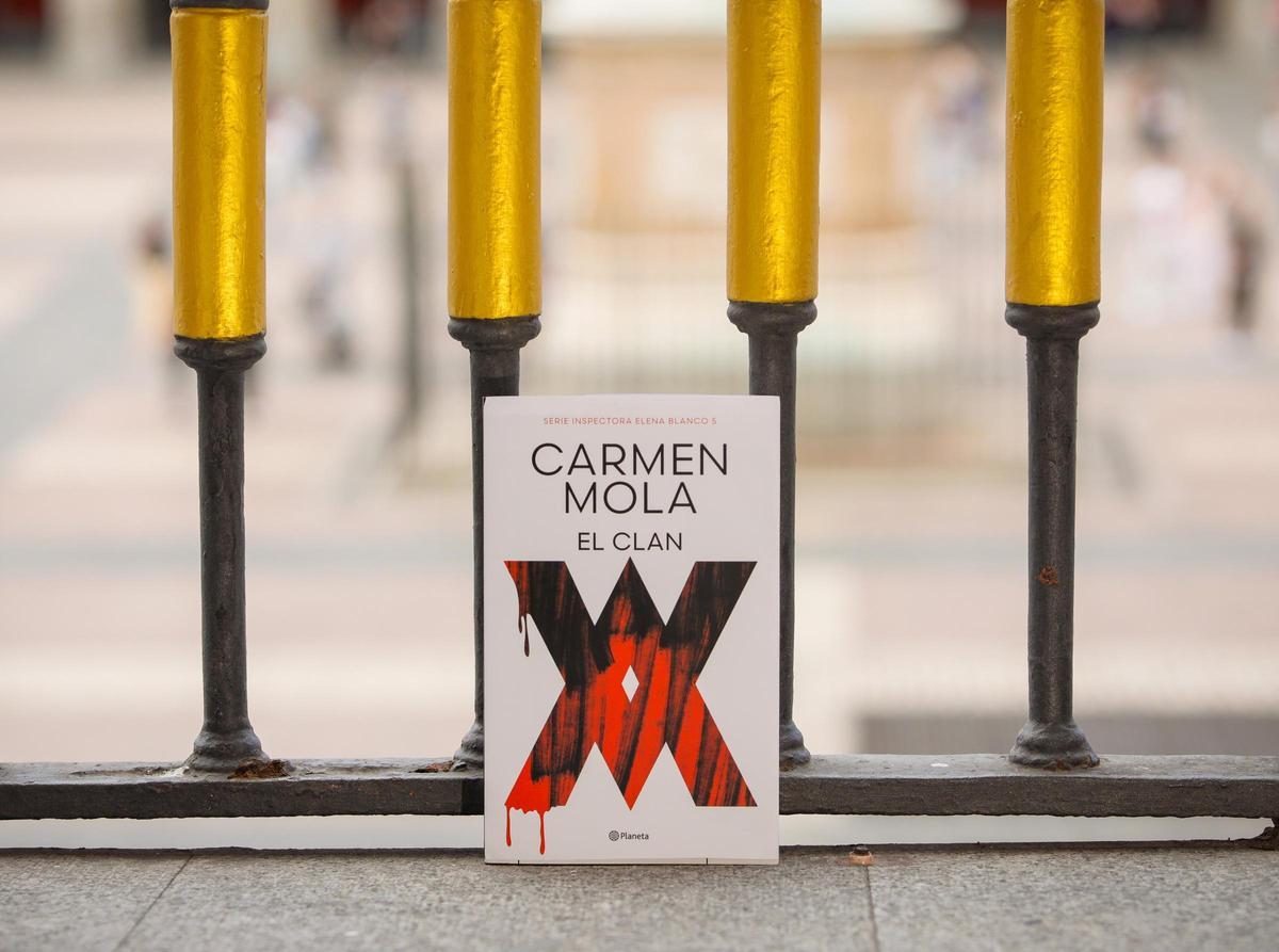 Portada de "El Clan"