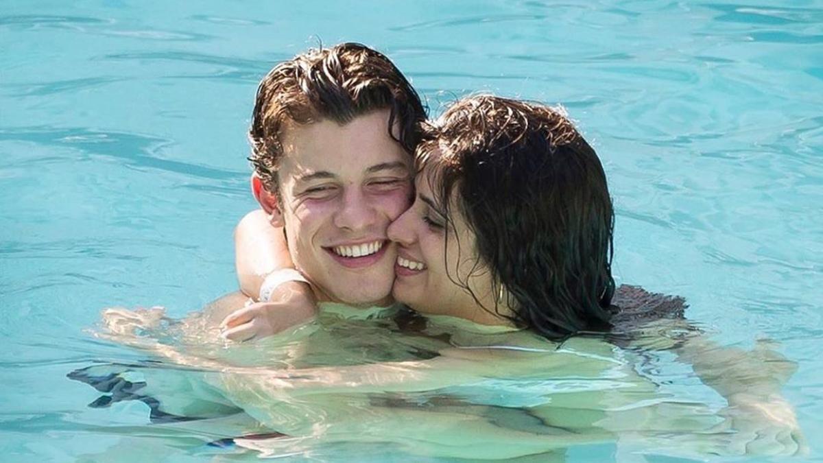 Shawn Mendes y Camila Cabello en las playas de Miami. Instagram @shawn.mendes.likes.muffins