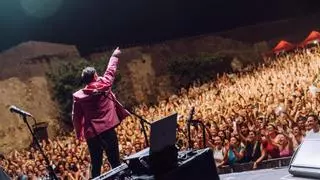 La revolució musical d'Antonio Orozco arrasa a la Ciutadella de Roses