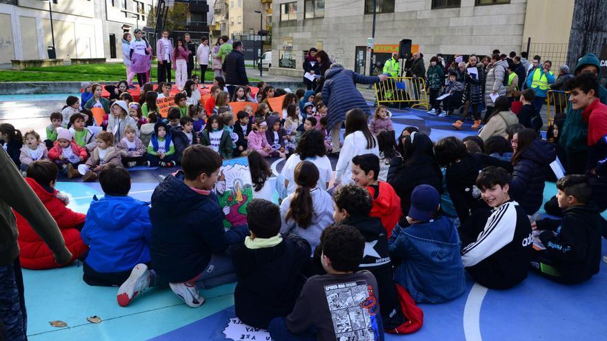 La celebración del 25-N de los colegios de Cangas