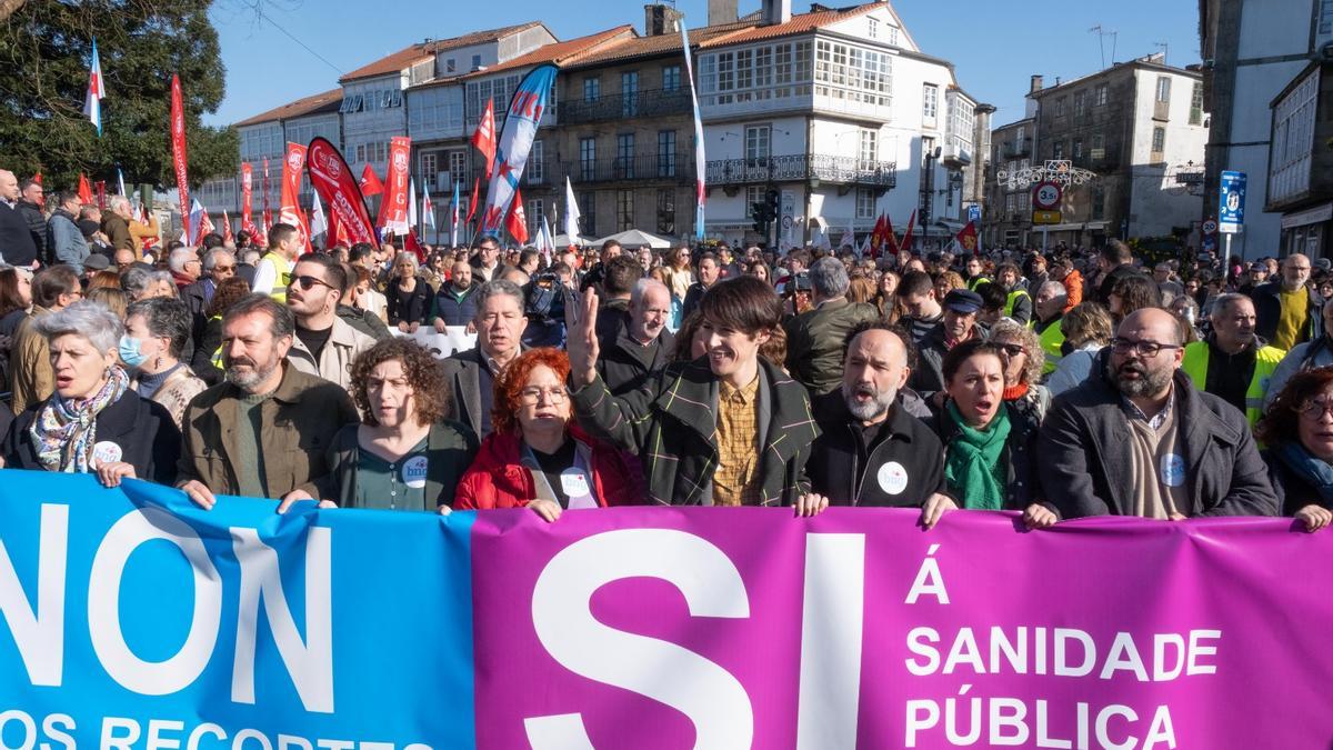 Multitudinaria manifestación en Galicia en defensa de la sanidad pública