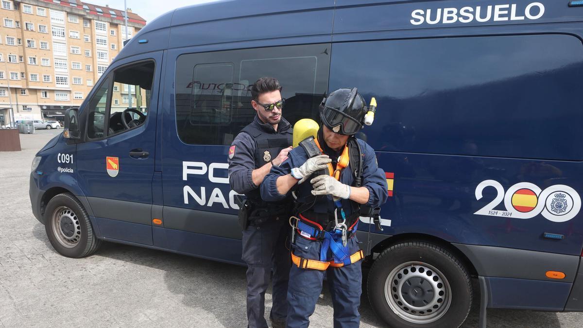 LA OPINIÓN baja a las alcantarillas de A Coruña con la Unidad de Subsuelo de la Policía Nacional