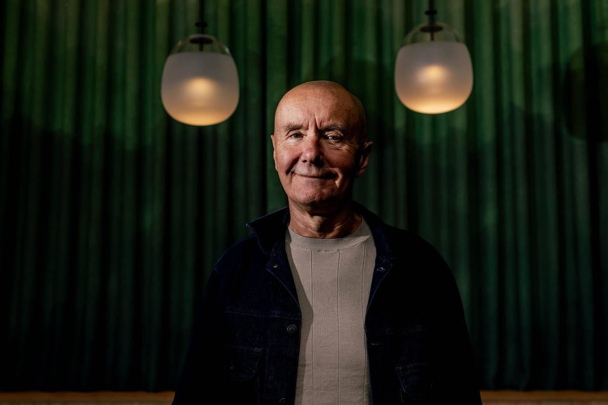 Barcelona 15/05/2026 Cultura. El escritor Irvine Welsh,en Barcelona. AUTOR: JORDI OTIX