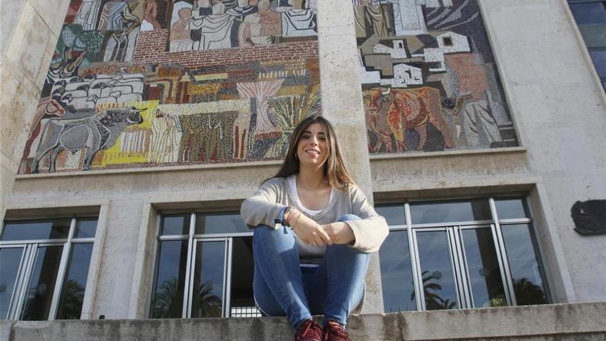 Isabel Álamo: &quot;Hace falta una visión crítica de la UCO desde el primer curso&quot;