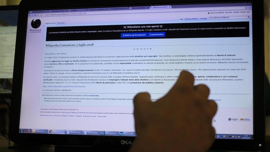 Wikipedia cierra 36 horas como protesta por la nueva normativa europea de derechos de autor