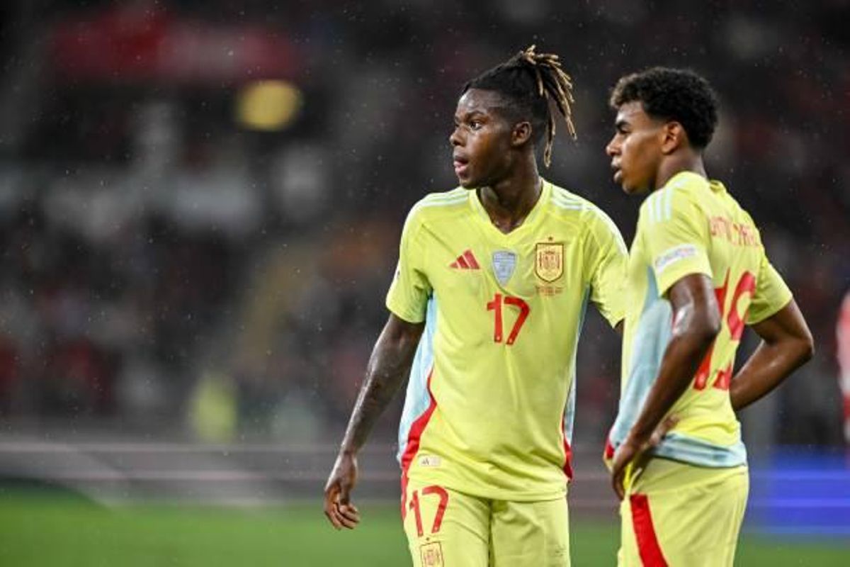 Nico Williams y Lamine Yamal durante el partido ante Suiza de la fase de grupos de la UEFA Nations League