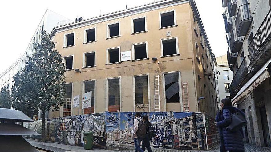 La Central del Molí, al carrer Santa Clara de Girona.