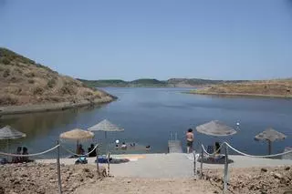 Abre la playa de La Breña, "una maravilla" junto a Almodóvar del Río