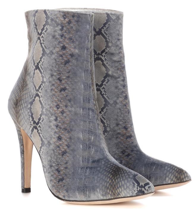 Alexa Chung para Mytheresa, botines de serpiente