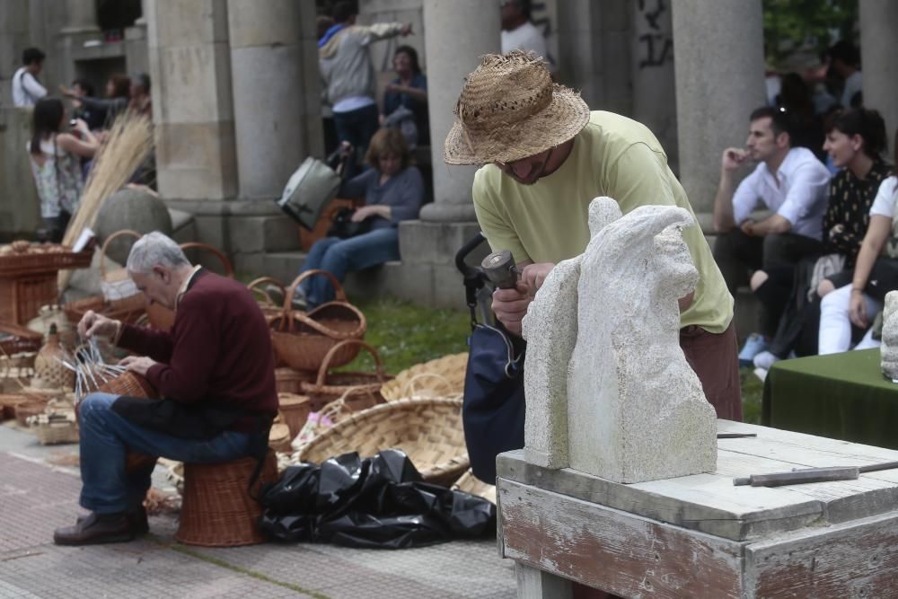 El barrio vigués celebra entre gastronomía, artesanía, música y baile la expulsión de las tropas francesas en 1809