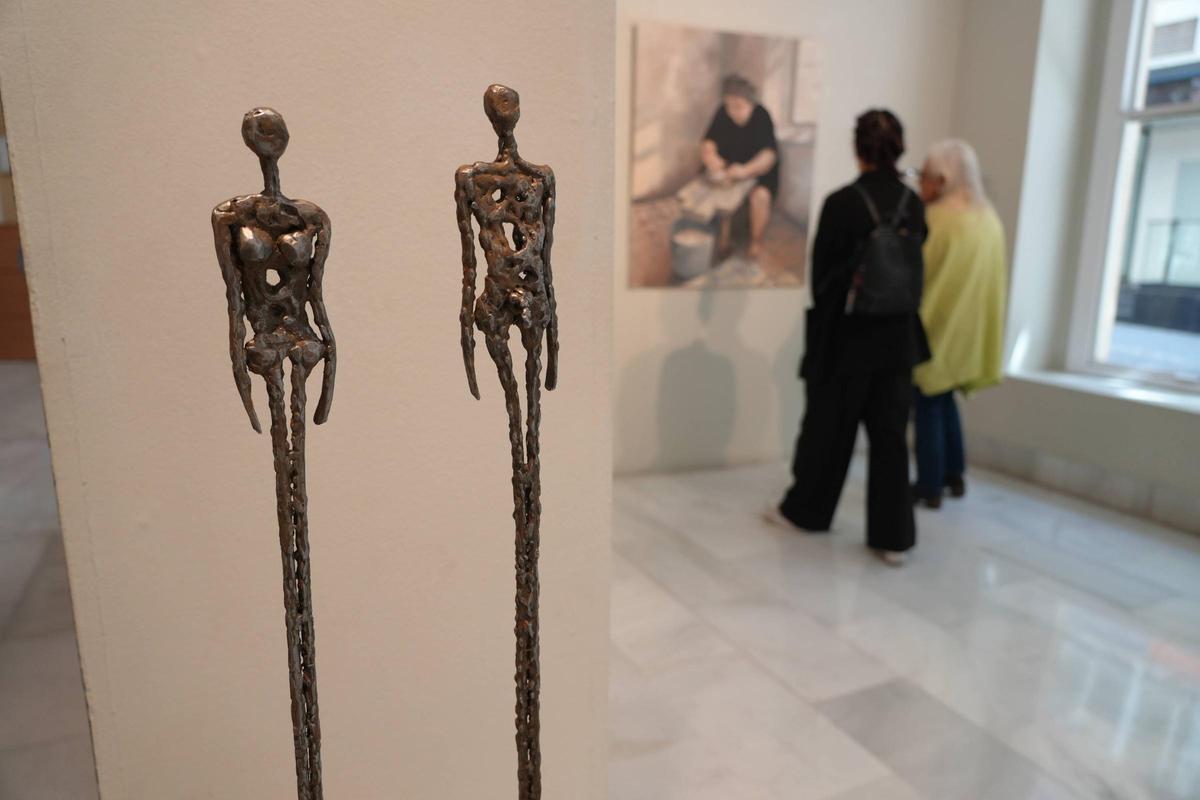 Una de las esculturas de la muestra colectiva.