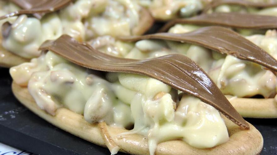 Parece una marinera, pero no lo es: una confitería de Murcia cambia la ensaladilla y la anchoa por chocolate