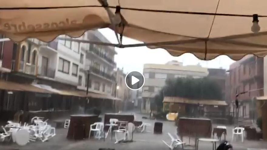 La lluvia cancela las últimas horas de la Fira de Alcalà