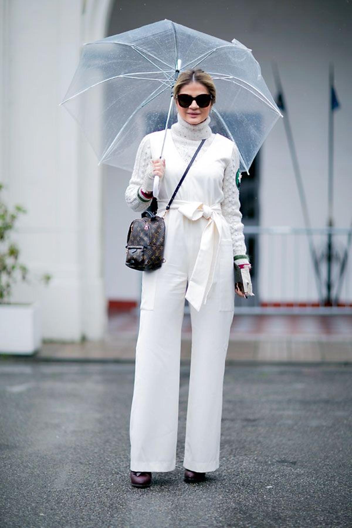 Mono: look total white