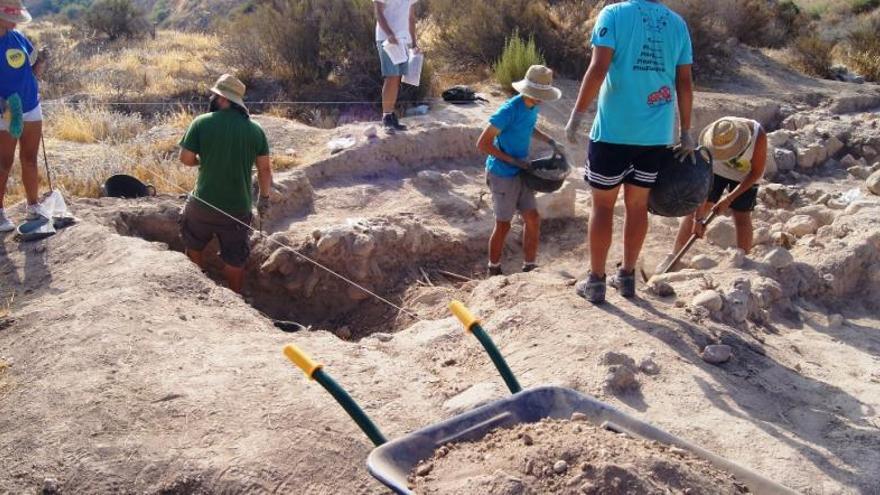 Una treintena de ´arqueólogos´ en Las Cabezuelas