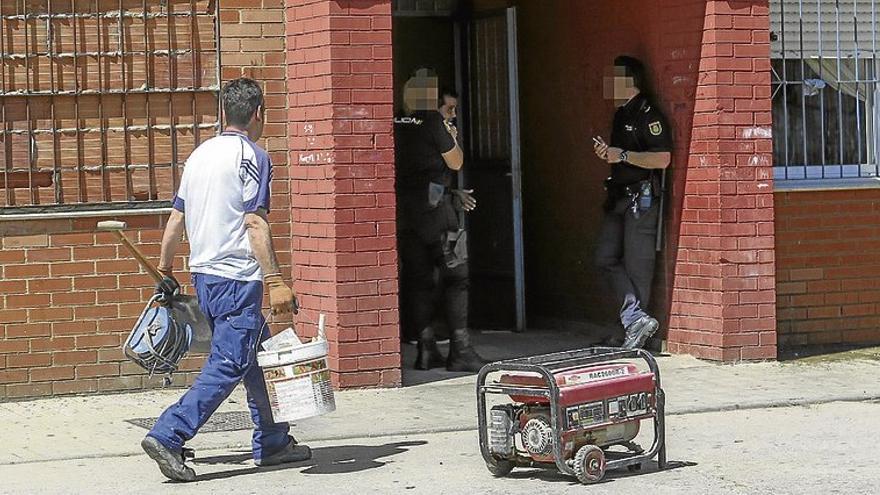 La Junta ejecuta 2 nuevos desahucios en viviendas sociales de Aldea Moret, en Cáceres