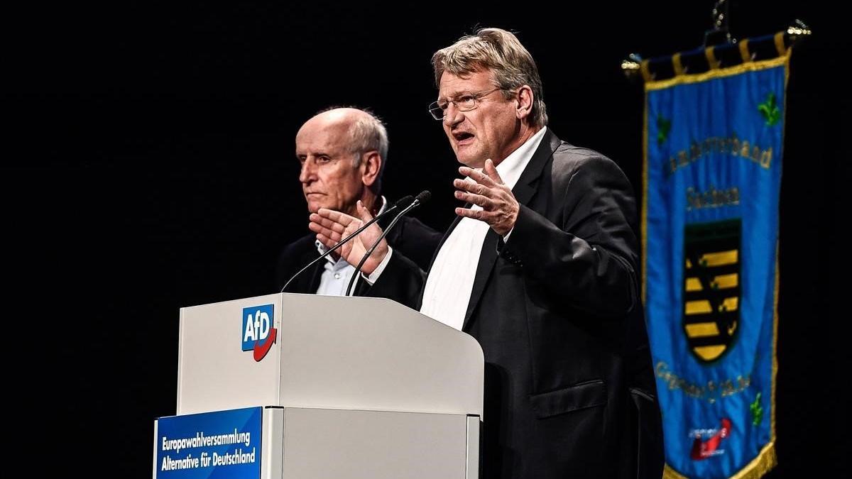 Meuthe (derecha) y Glaser, de Alternativa por Alemania, durante un discurso.