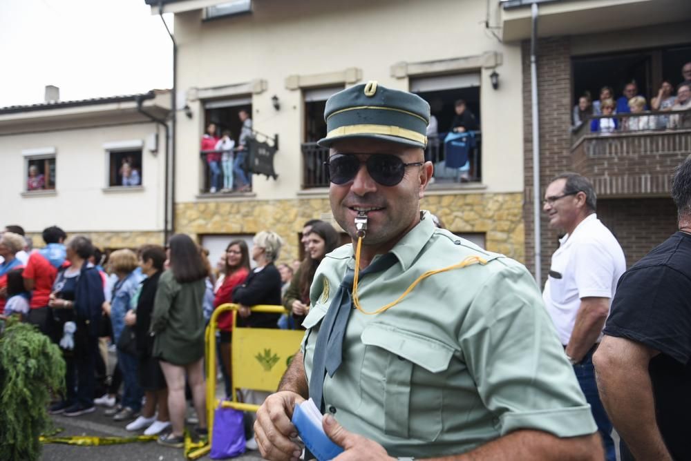 Desfile de las carrozas de Valdesoto