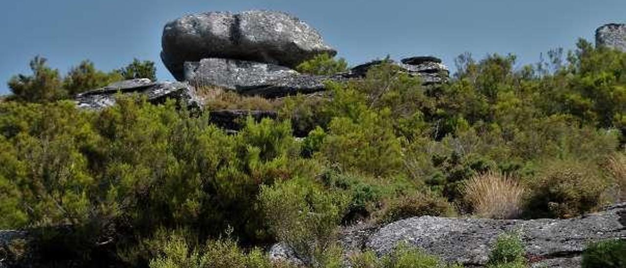 As dúas torres do Monte Farelo