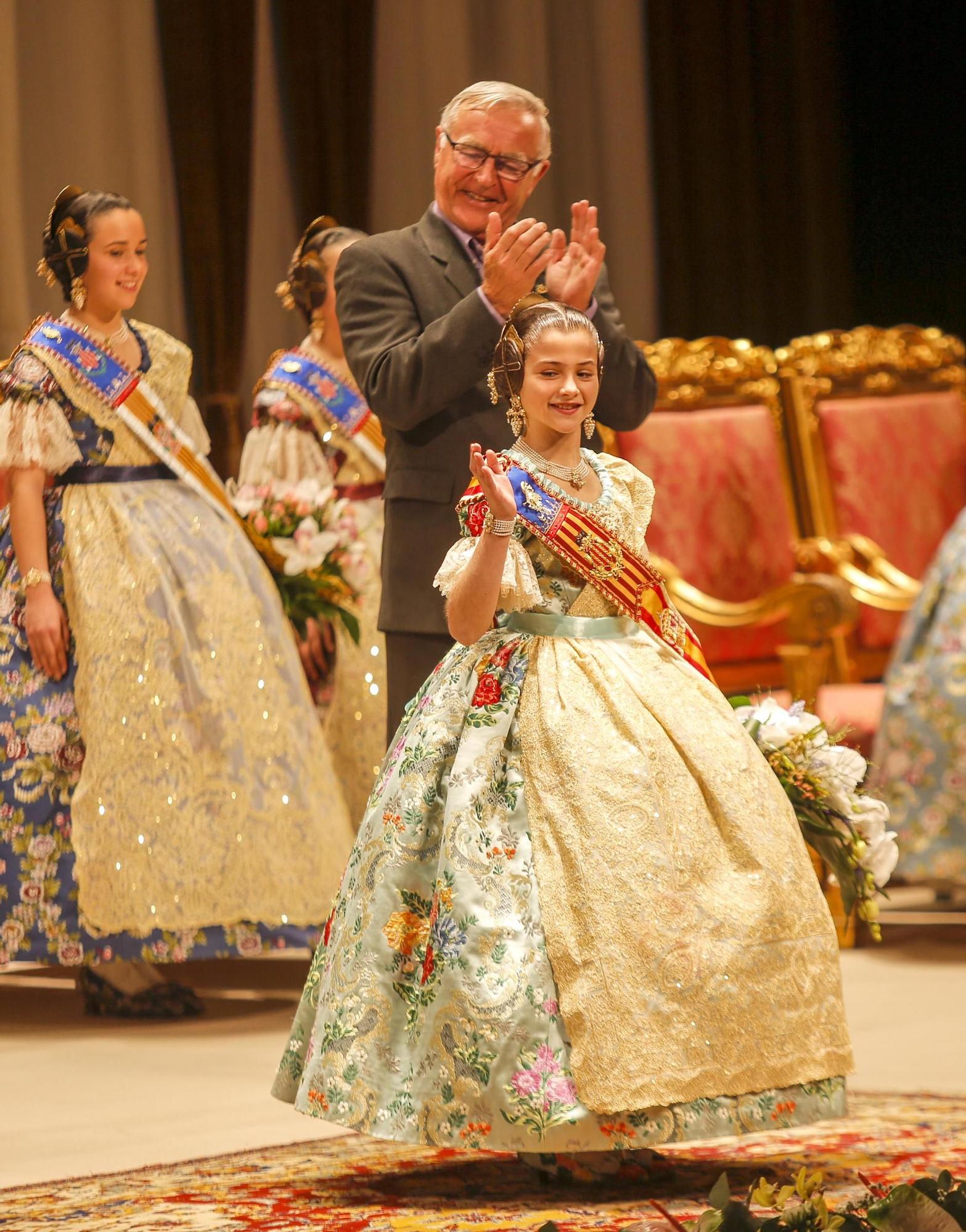 2020-21. Carla Garcia. Azul Danubio.jpg