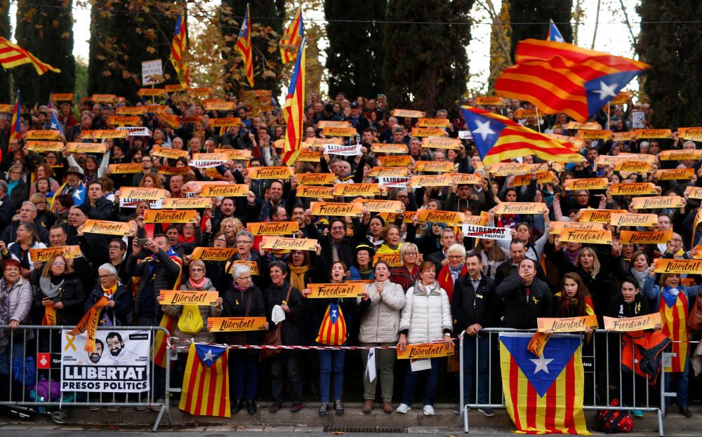 La manifestació de l''11 de novembre a Barcelona, en imatges