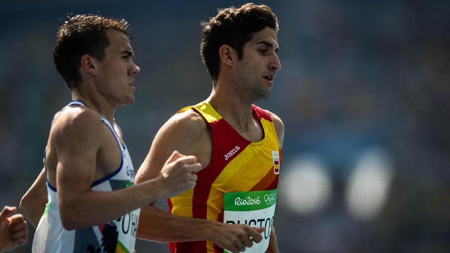 David Bustos, a semifinales de 1.500m por tiempos