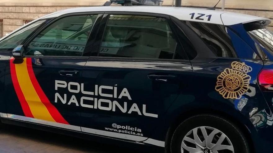 Una imagen de archivo de un coche de la Policía Nacional.