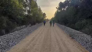 El corredor ciclopeatonal entre Xàtiva y Carcaixent da sus primeros pasos