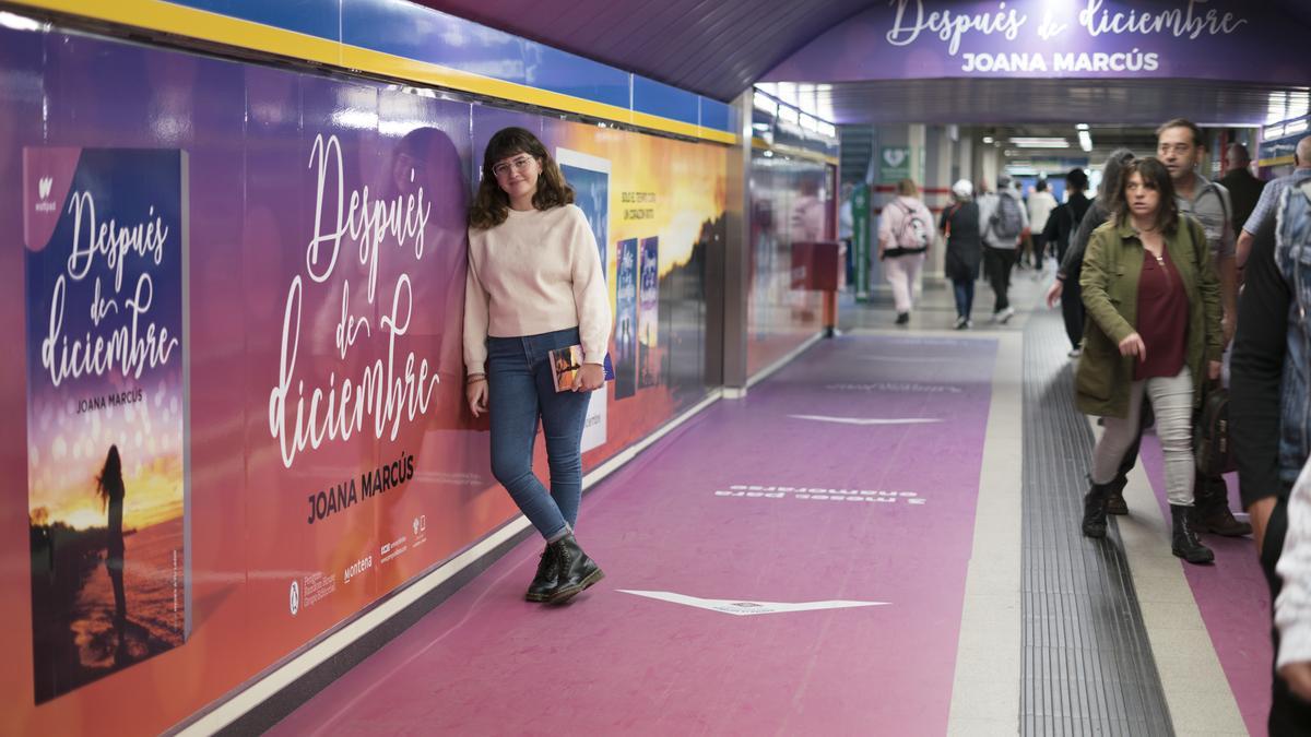 Joana Marcús en el metro de la puerta del Sol, en Madrid