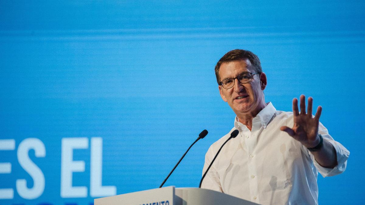 Alberto Núñez Feijóo durante un acto en Toledo con los alcaldes del PP.