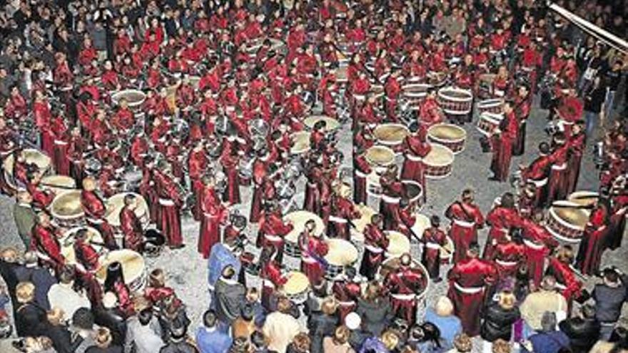 Almassora celebra su Semana Santa a ritmo de tambor y Ruta de la Tapa