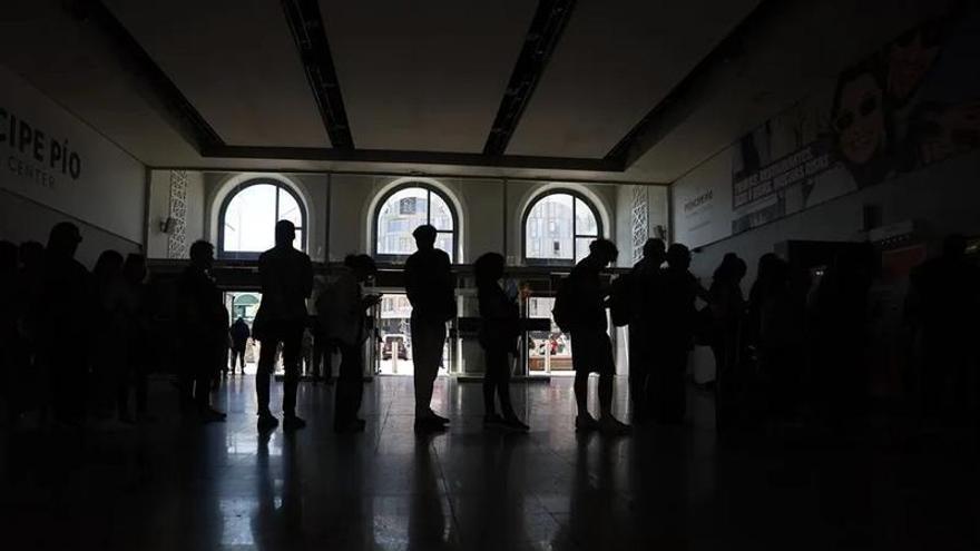 ¿Tenemos que resignarnos a los apagones y el caos ferroviario? | Explicaciones ciertas y necesarias