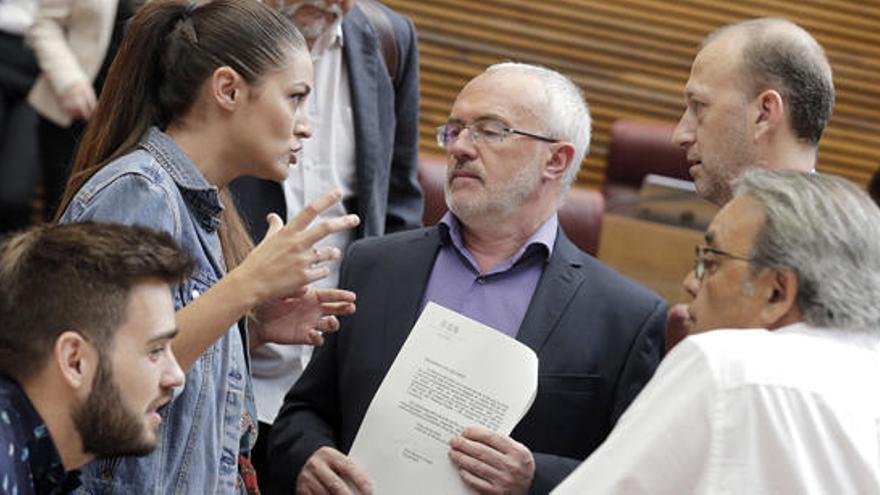 Podemos frustra en las Corts un pacto de los partidos para quitar el tope de dietas