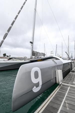 11-11-19 LAS PALMAS DE GRAN CANARIA. MUELLE DE CLUB NAUTICO. LAS PALMAS DE GRAN CANARIA. Trimaran multicasco que aquiere batir el recor de la vuelta al mundo atracado en la Marina del Real Club Nautico de Las Palmas de Gran Canaria. Fotos: Juan Castro.  | 11/11/2019 | Fotógrafo: Juan Carlos Castro