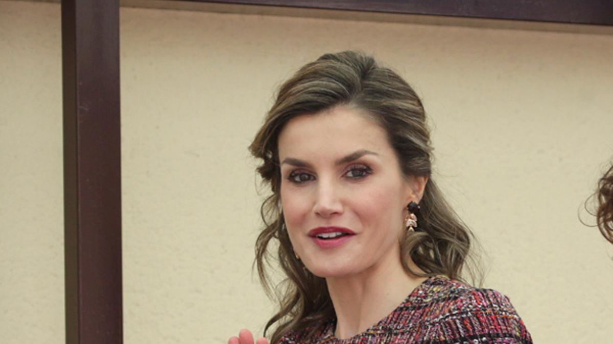 Letizia elige el burgundy