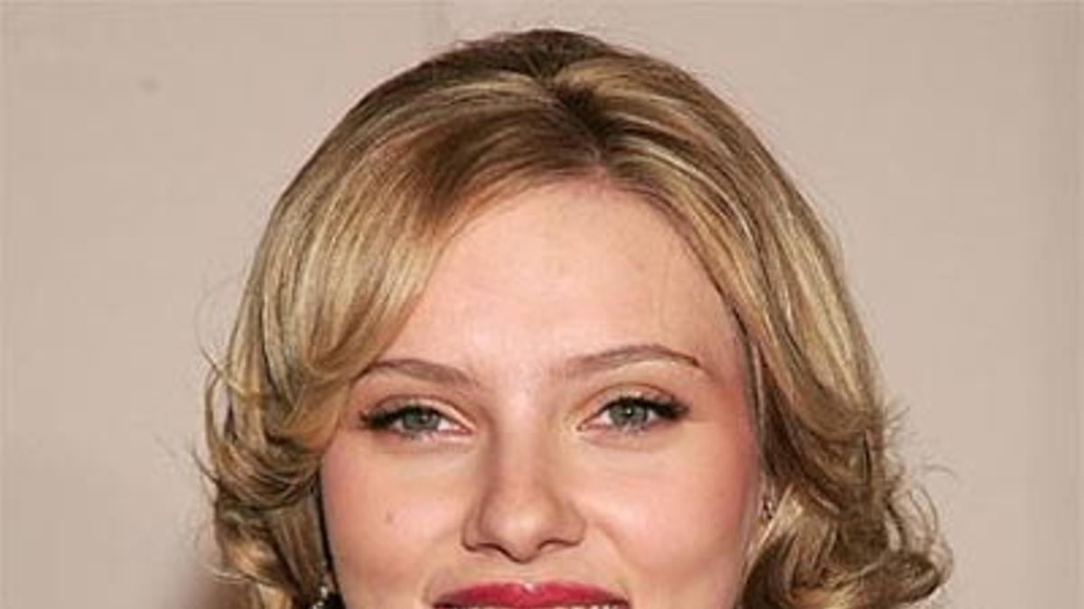 Lovelymodel-scarlett