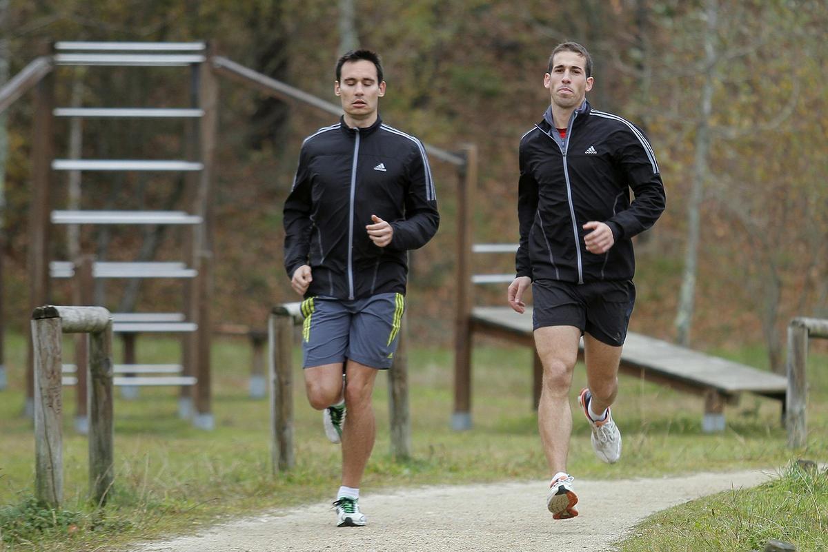 Adrián, entrenándose con David Pérez Pallas.
