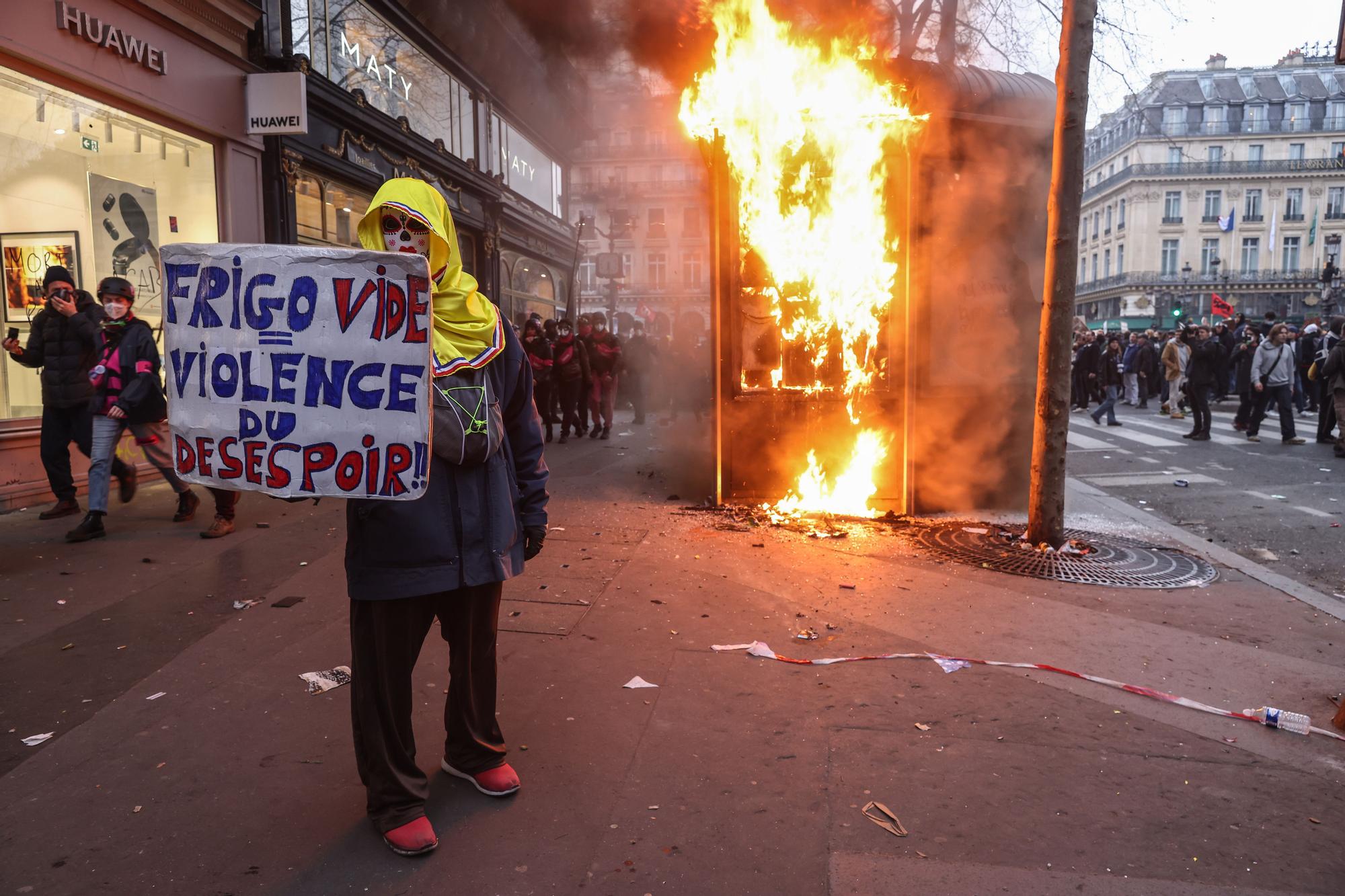 Nationwide strike in France against planned pension reform