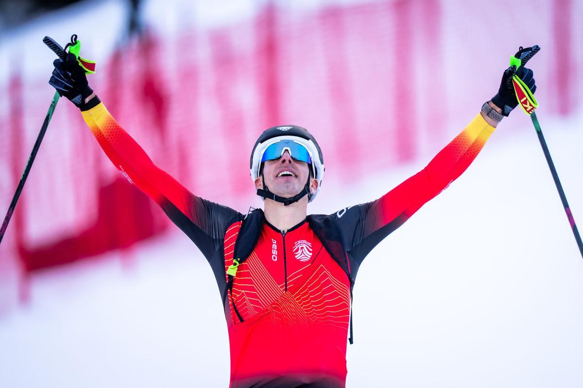 Oriol Cardona, tras cruzar la meta en primera posición en la carrera sprint de la prueba de la Copa del Mundo disputada en in Courchevel (Francia), el pasado 15 de enero. EFE/EPA/MAXIME SCHMID. NO VENTAS ZONA EPA