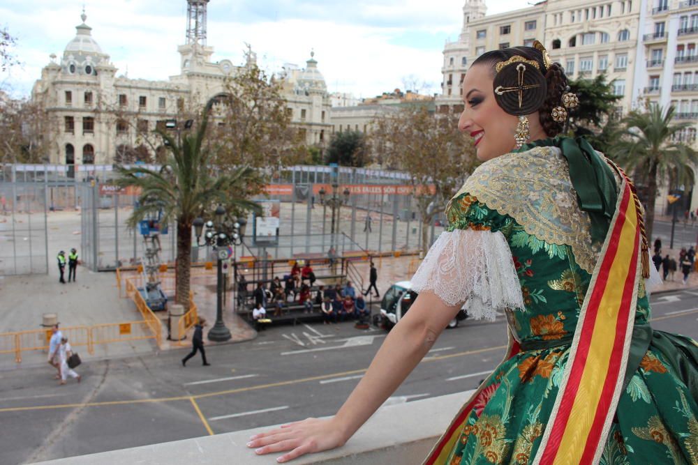 La fallera mayor, en sus particulares dominios.