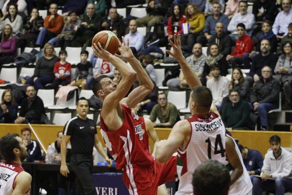 Les imatges del Bàsquet Girona - Villarrobledo (70-58)