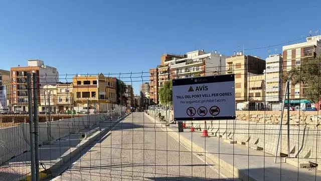 Comienza el desmantelamiento del Pont Vell de Paiporta para su demolición