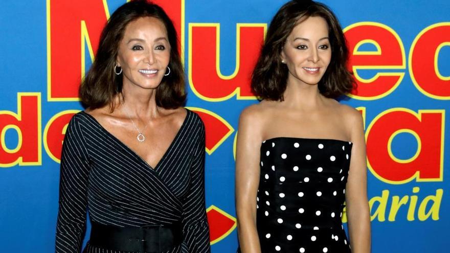 Isabel Preysler, junto a su figura de cera.